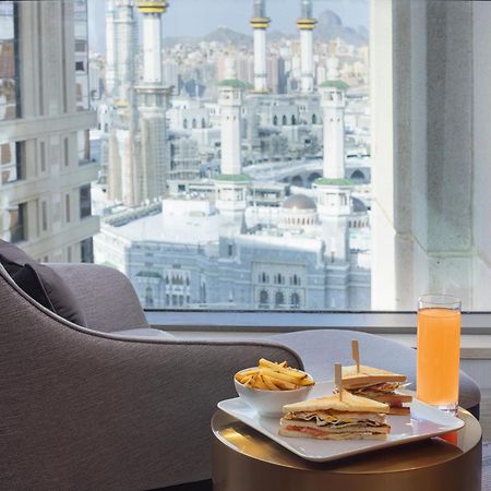 Jumeirah Jabal Omar Makkah Mecca Exterior photo A view of the Grand Mosque from the hotel