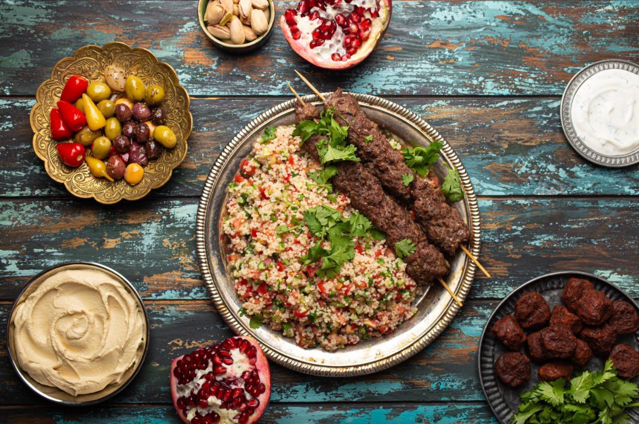 Jumeirah Jabal Omar Makkah Mecca Exterior photo A selection of Middle Eastern cuisine