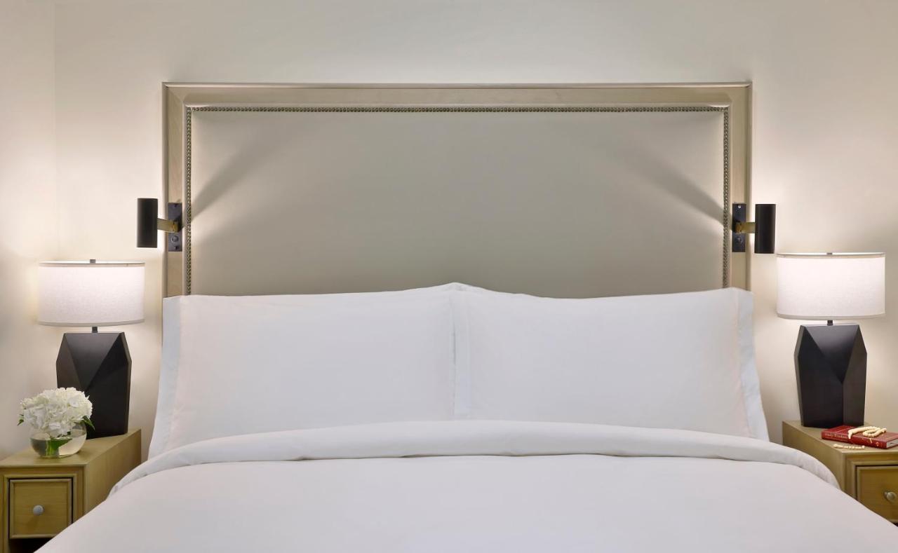 Jumeirah Jabal Omar Makkah Mecca Exterior photo A bed with a headboard
