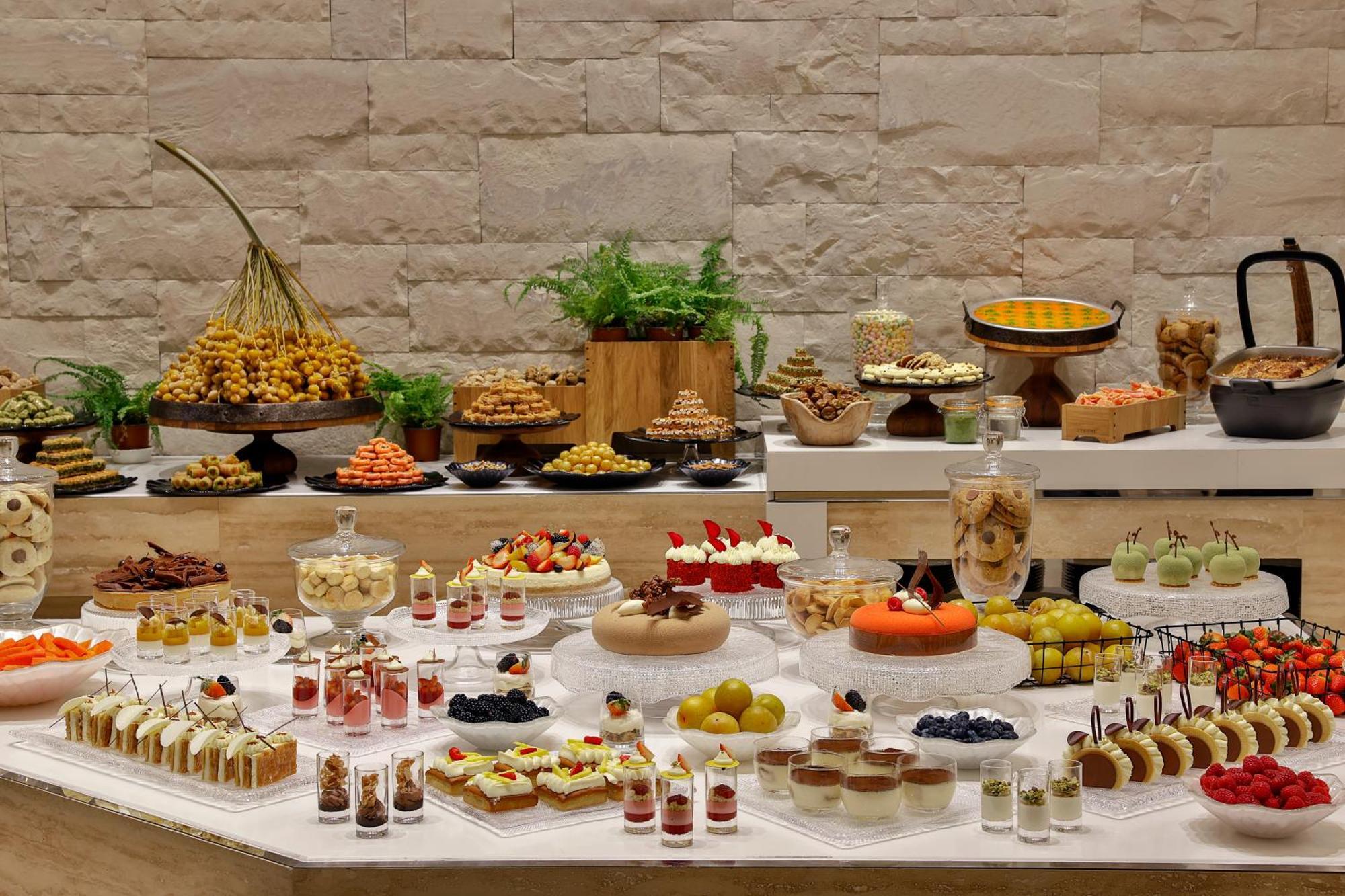 Jumeirah Jabal Omar Makkah Mecca Exterior photo A dessert buffet
