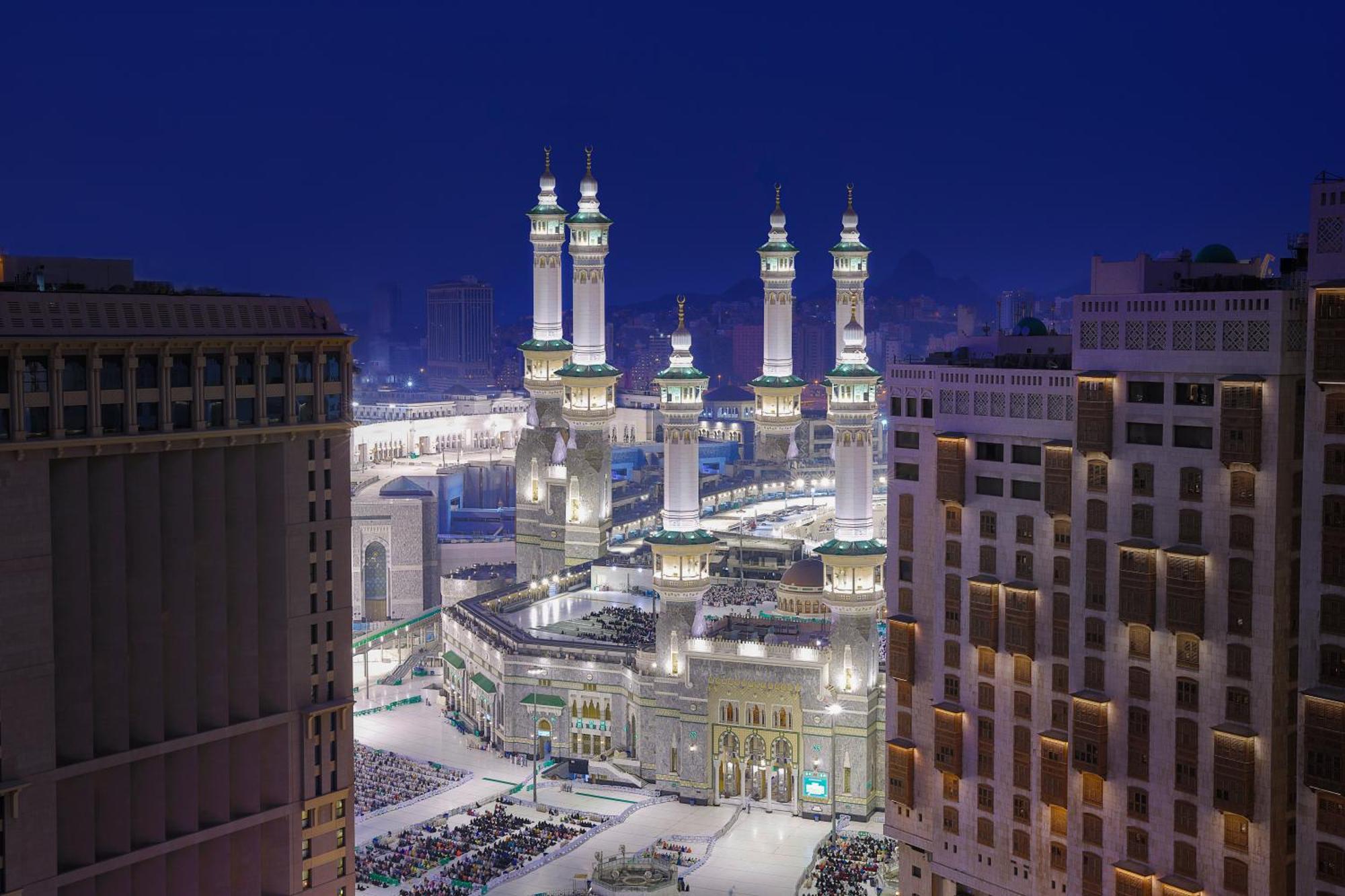Jumeirah Jabal Omar Makkah Mecca Exterior photo The Quba Mosque at night